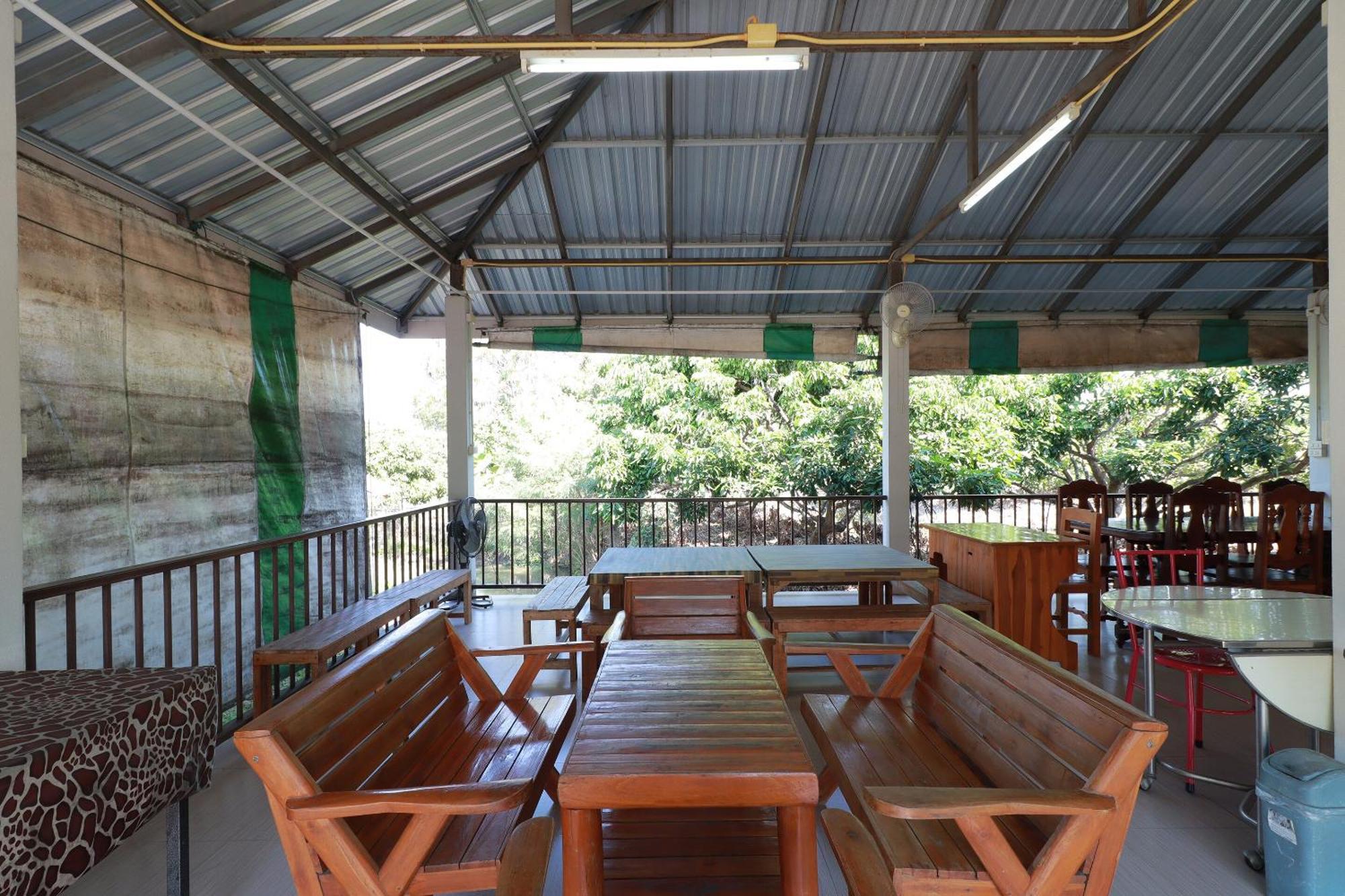 OYO 553 Kongsup Resort Lamphun Exterior foto